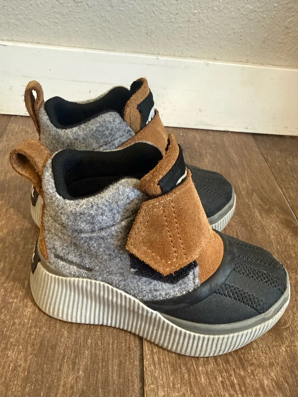SOREL Kids waterproof Boots Out‎ N About IV Strap WP (Toddler) Size 8